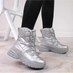 Bottes De Neige à Lacets Femme Argent Métallisé Potocki 10 Bottes De Neige à Lacets Femme Argent Métallisé Potocki -Lumière Écarlate Bottes bottes de neige a lacets femme argent metallise potocki 5 2000x2000 1