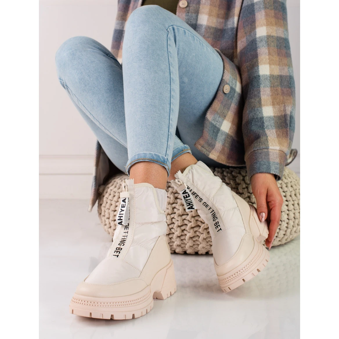 Bottes De Neige Beiges Pour Dames Sur La Plate-forme Shelovet 1 Bottes De Neige Beiges Pour Dames Sur La Plate-forme Shelovet