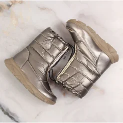 Bottes De Neige Imperméables Pour Filles Avec Une Membrane En Doré Kornecki 6920 D'or -Lumière Écarlate Bottes bottes de neige impermeables pour filles avec une membrane en dore kornecki 6920 dor 4 2000x2000 1