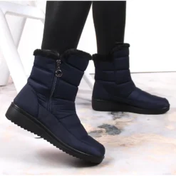 Bottes De Neige Isolées Bleu Marine Pour Femme NEWS EVE377B -Lumière Écarlate Bottes bottes de neige isolees bleu marine pour femme news eve377b 4 2000x2000 1