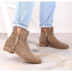 Bottes En Daim Ajouré Beige Foncé Pour Femmes Vinceza 10885 10 Bottes En Daim Ajouré Beige Foncé Pour Femmes Vinceza 10885 -Lumière Écarlate Bottes bottes en daim ajoure beige fonce pour femmes vinceza 10885 5 2000x2000 1