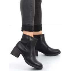 Bottes Noires à Talons Larges Forra Le Noir 8 Bottes Noires à Talons Larges Forra Le Noir -Lumière Écarlate Bottes bottes noires a talons larges forra le noir 4 2000x2000 1