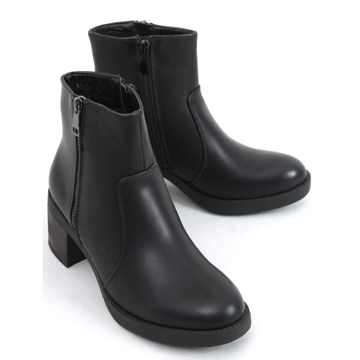 Bottes Noires à Talons Larges Forra Le Noir 5 Bottes Noires à Talons Larges Forra Le Noir – Image 5