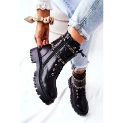 FJ1 Bottes De Travail Noires à Chaîne Noir Caleanor Le Noir -Lumière Écarlate Bottes fj1 bottes de travail noires a chaine noir caleanor le noir 5 2000x2000 1