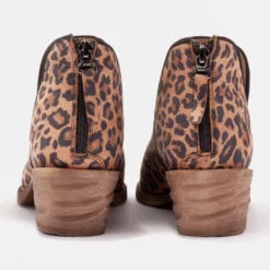 Marco Shoes Bottes En Cuir Véritable Avec Une Coupe En V 1954B-634-1 Brun -Lumière Écarlate Bottes marco shoes bottes en cuir veritable avec une coupe en v 1954b 634 1 brun 4 2000x2000 1