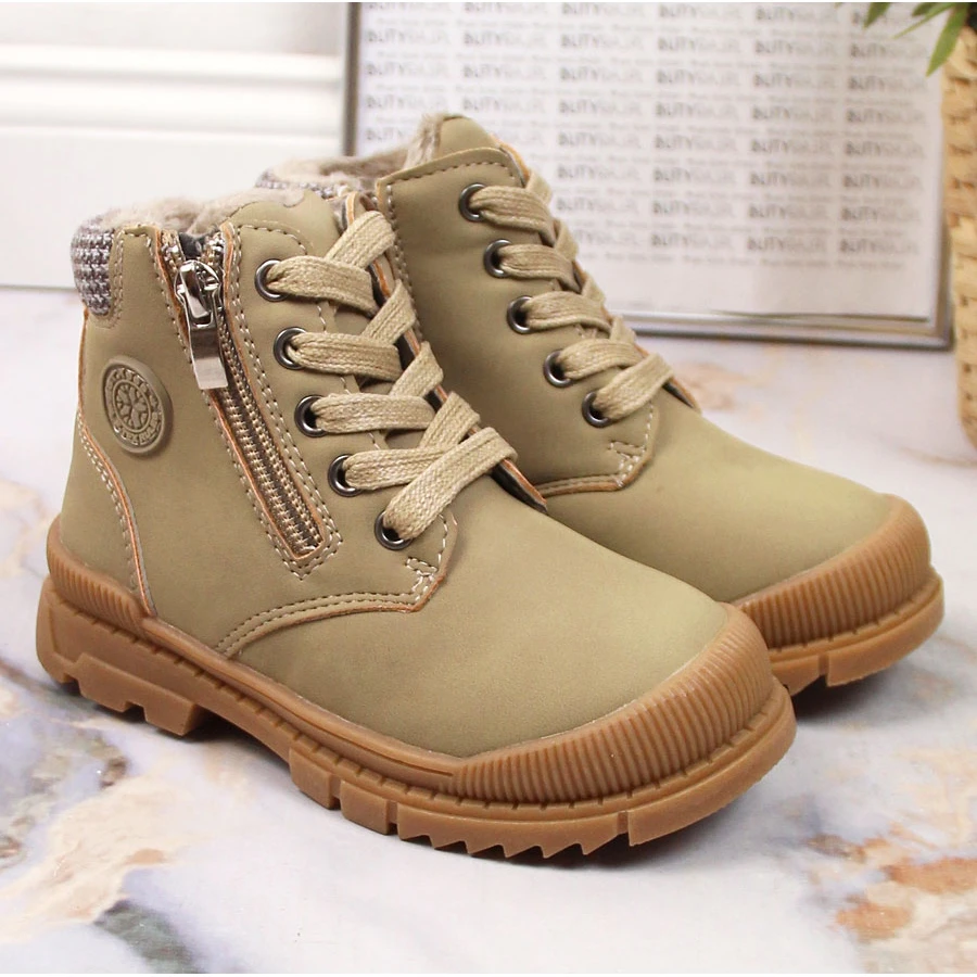 News Bottes Isolées Beiges Pour Enfants 3 News Bottes Isolées Beiges Pour Enfants – Image 3