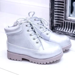 PA1 Bottes Dexter Isolées Argentées De Trappeurs Pour Enfants 6 PA1 Bottes Dexter Isolées Argentées De Trappeurs Pour Enfants -Lumière Écarlate Bottes pa1 bottes dexter isolees argentees de trappeurs pour enfants 3 2000x2000 1