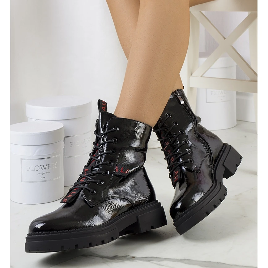 PA1 Bottes Laquées Noires De Casies Le Noir 2 PA1 Bottes Laquées Noires De Casies Le Noir – Image 2