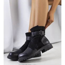 PA1 Bottes Noires Avec Une Ceinture De Kevin Le Noir