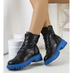 PA1 Bottes Noires Sur Une Semelle Rukit Bleue Le Noir