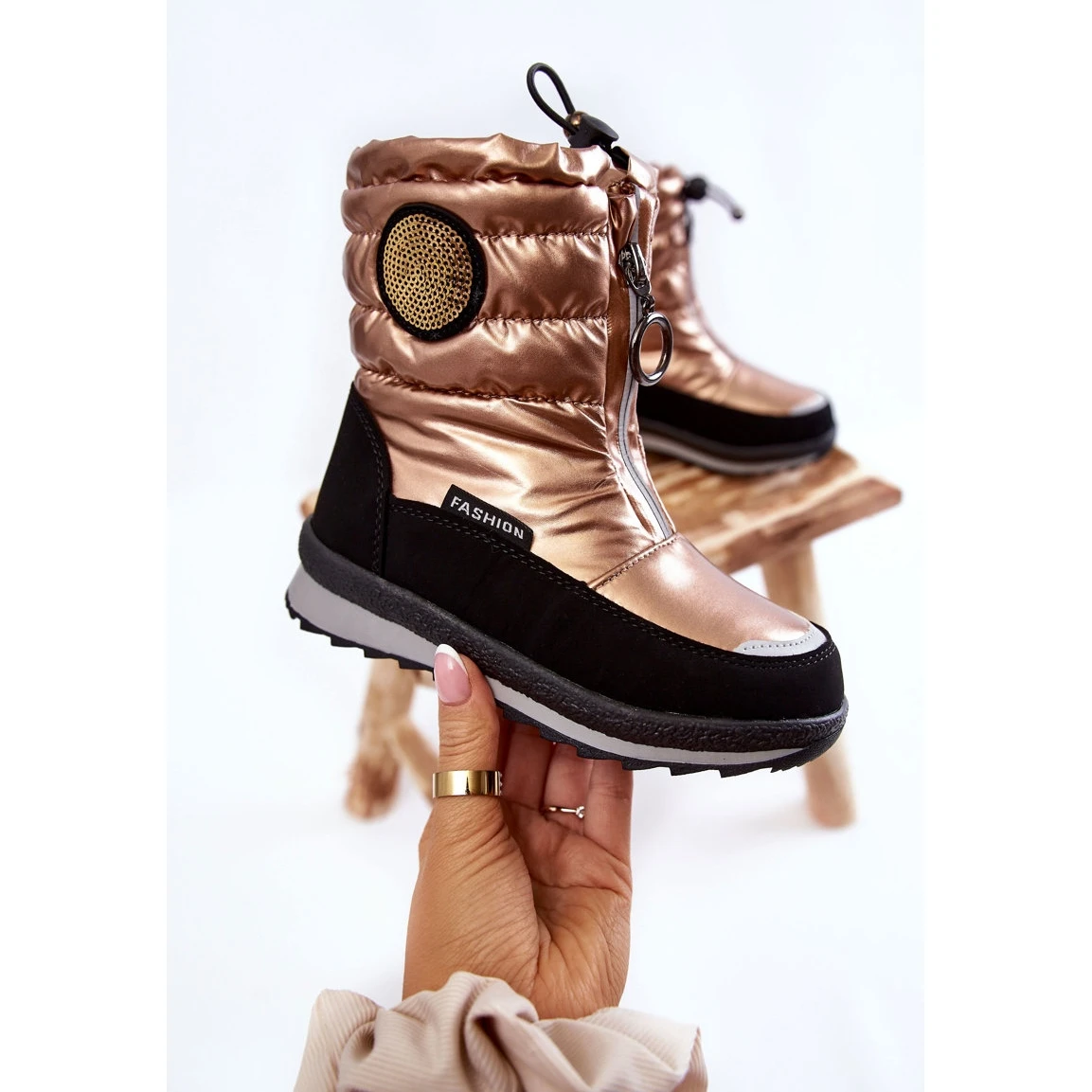 PE1 Bottes De Neige Chaudes Hautes En Laine Golden Lucia Le Noir 4 PE1 Bottes De Neige Chaudes Hautes En Laine Golden Lucia Le Noir – Image 4