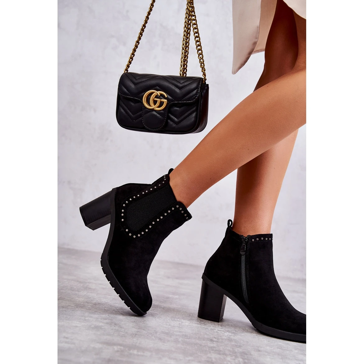 PG1 Bottes En Daim Noir Cambia Avec Clous Sur Un Poteau Le Noir 3 PG1 Bottes En Daim Noir Cambia Avec Clous Sur Un Poteau Le Noir – Image 3