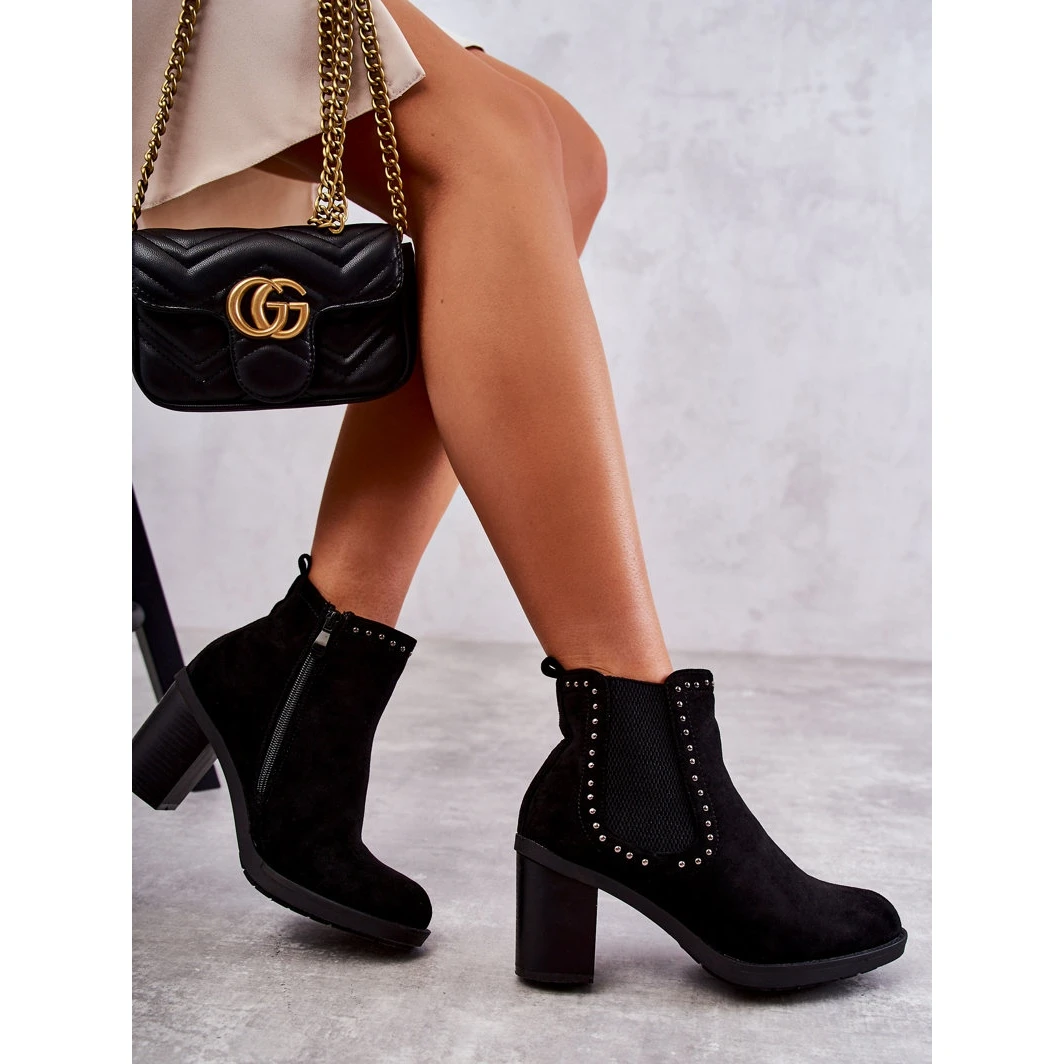 PG1 Bottes En Daim Noir Cambia Avec Clous Sur Un Poteau Le Noir 6 PG1 Bottes En Daim Noir Cambia Avec Clous Sur Un Poteau Le Noir – Image 6