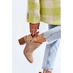 PM1 Bottes Découpées En Daim Beige Layne -Lumière Écarlate Bottes pm1 bottes decoupees en daim beige layne 6 2000x2000 1