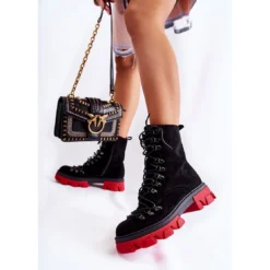 PS1 Bottes De Travail En Daim Chaudes Nouées Noires Et Rouges Pierro Le Noir -Lumière Écarlate Bottes ps1 bottes de travail en daim chaudes nouees noires et rouges pierro le noir 5 2000x2000 1