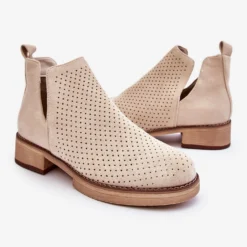 PS1 Bottes Talons Plats Ajourés Suède Angie Beige