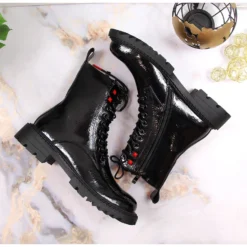 S.Barski Bottes Isolantes En Cuir Verni Noir Par S. Barski Le Noir 10 S.Barski Bottes Isolantes En Cuir Verni Noir Par S. Barski Le Noir -Lumière Écarlate Bottes s barski bottes isolantes en cuir verni noir par s barski le noir 5 2000x2000 1