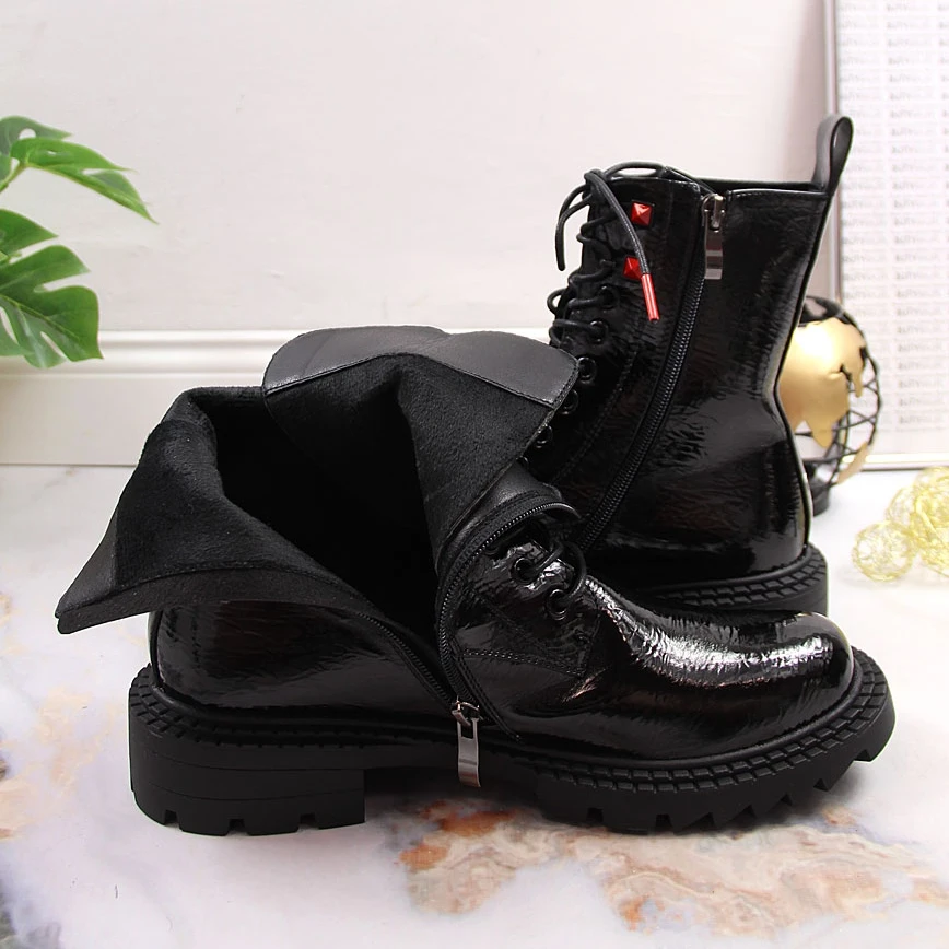 S.Barski Bottes Isolantes En Cuir Verni Noir Par S. Barski Le Noir 6 S.Barski Bottes Isolantes En Cuir Verni Noir Par S. Barski Le Noir – Image 6