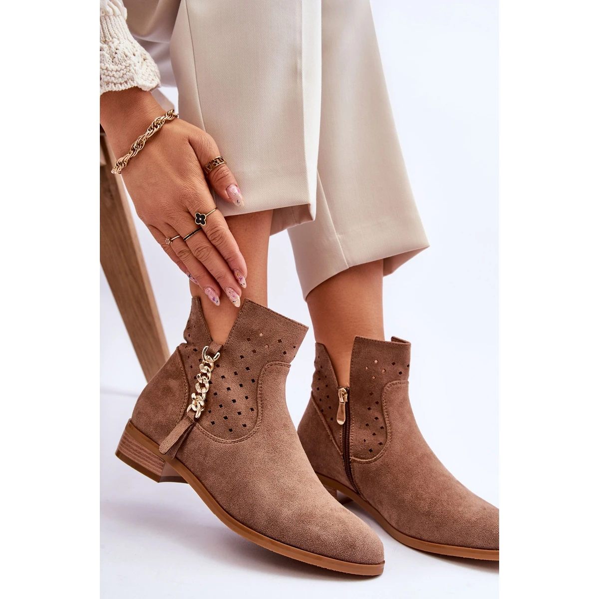 Vinceza Bottes Zippées En Daim Pour Femmes Beige Belliano 6 Vinceza Bottes Zippées En Daim Pour Femmes Beige Belliano – Image 6