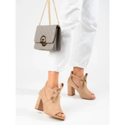 W. Potocki Bottes En Daim Pour Femmes De Printemps Sur Le Poteau Potocki Beige -Lumière Écarlate Bottes w potocki bottes en daim pour femmes de printemps sur le poteau potocki beige 3 2000x2000 1